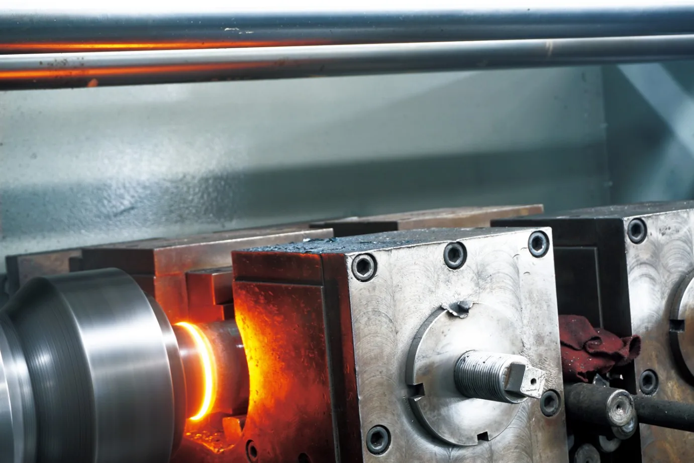 Silinder Hidraulik HCIC:4Jenis Teras dan Penyelesaian Tersuai